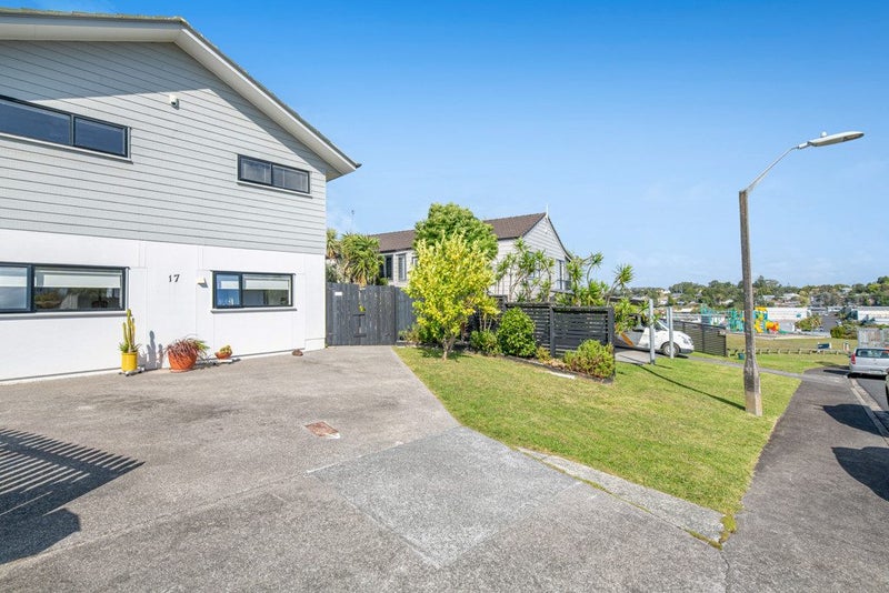 17 Leiden Place, Totara Vale, Auckland - Carousel 23