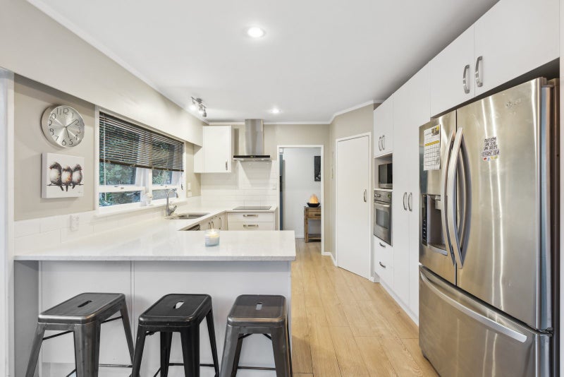 28 Gibbs Crescent, Red Hill, Papakura - Carousel 2