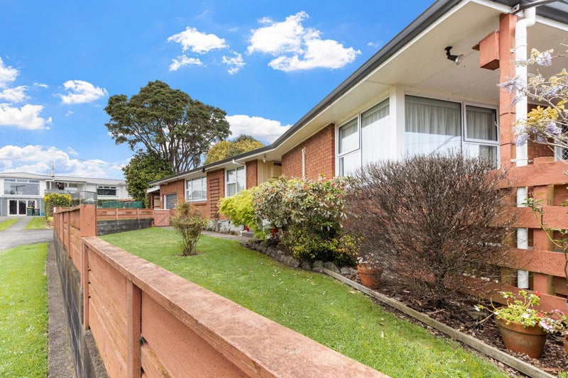 14C Cowling Road, Hurdon, New Plymouth - Carousel 1