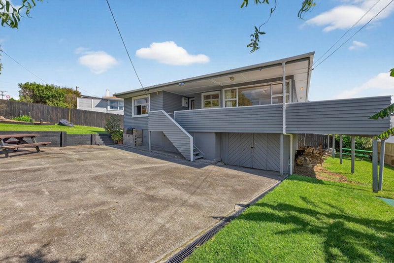 1/664 East Coast Road, Pinehill, Auckland - Carousel 1
