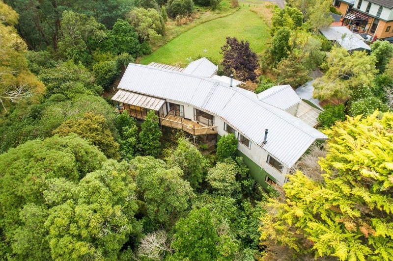 105 Clifton Terrace, Fitzherbert, Palmerston North - Carousel 1