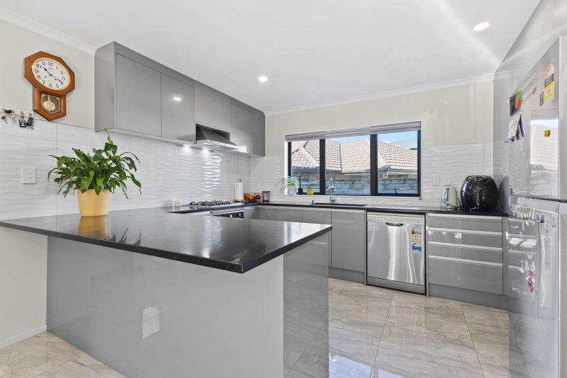 4 Hillside Road, Papatoetoe, Auckland - Carousel 2