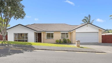 55 South Kensington Way, Henderson, Auckland - Carousel 1
