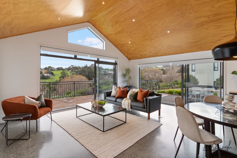 14A Regis Lane, Flat Bush, Auckland - Carousel 1