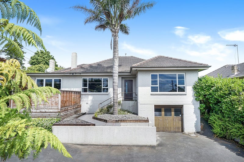 316 Cobham Drive, Hillcrest, Hamilton - Carousel 1
