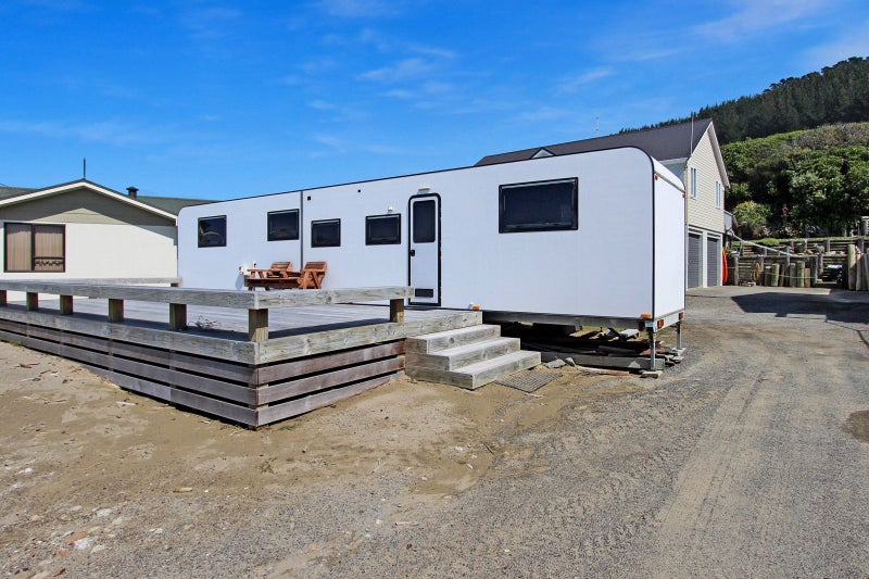 52 Akitio Esplanade, Ākitio, Pongaroa - Carousel 1