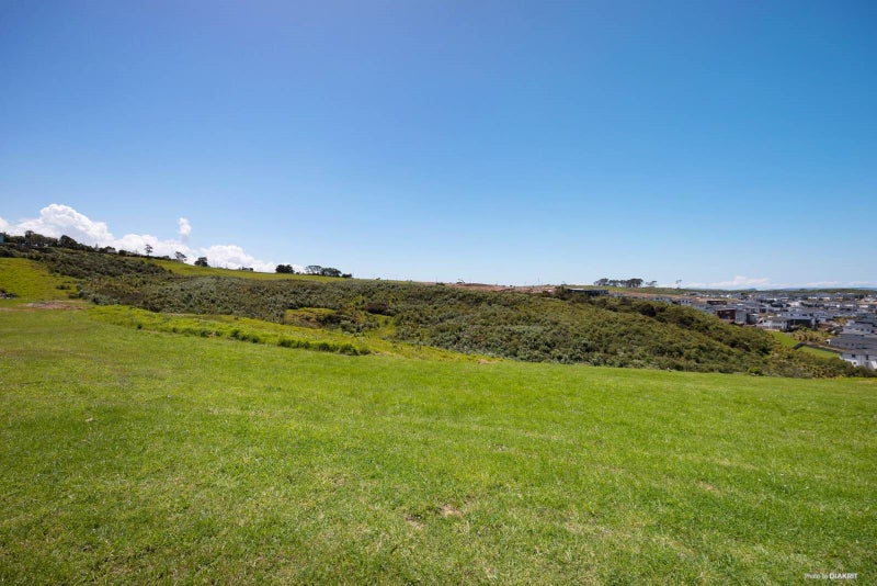 15 Ridgelea Road, Long Bay, Auckland - Carousel 13