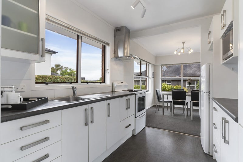 3/39 Eversleigh Road, Belmont, Auckland - Carousel 2