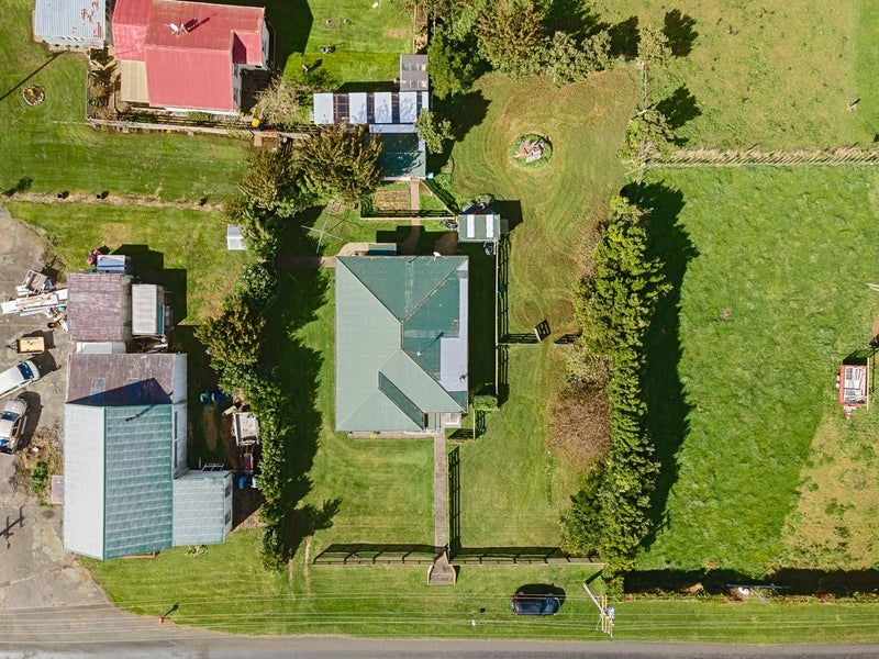 412 Ball Road, Patea - Carousel 2