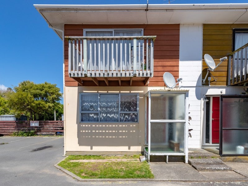 6/14 Ngatitoa Street, Takapuwahia, Porirua - Carousel 11