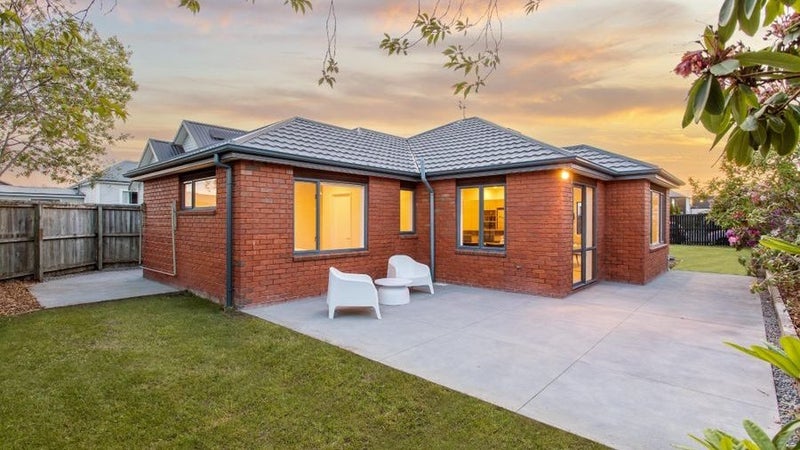 586 Madras Street, St Albans, Christchurch - Carousel 1