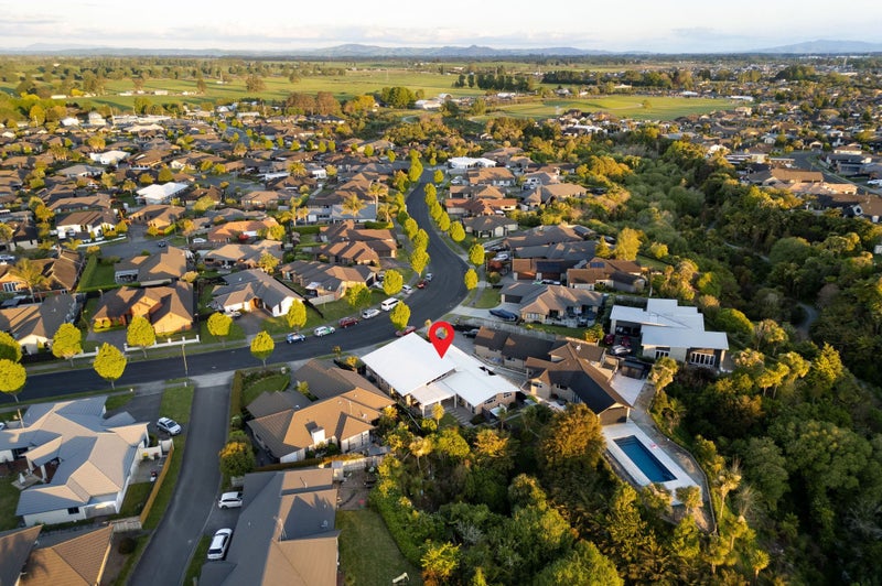 140 St James Drive, Huntington, Hamilton - Carousel 36