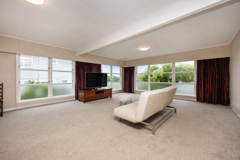 13 Park Hill Road, Birkenhead, Auckland - Carousel 2