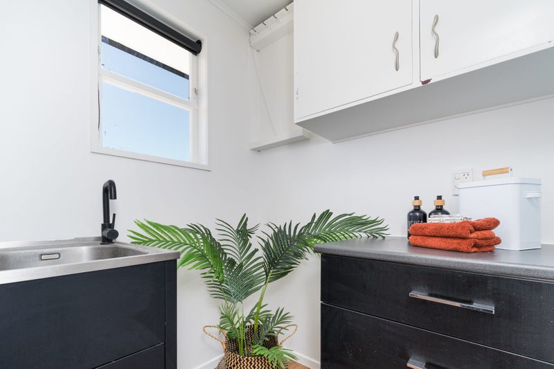 12 Motuoapa Place, Kelvin Grove, Palmerston North - Carousel 23