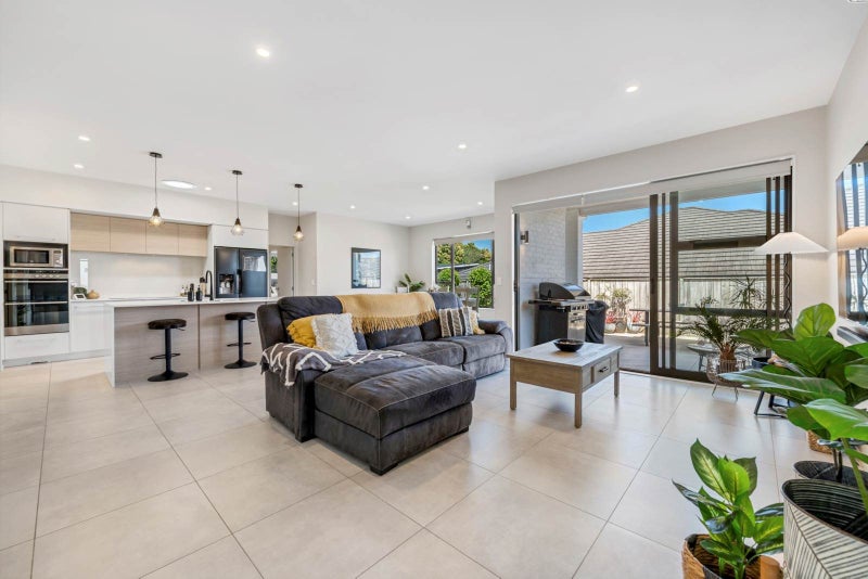 32 Doidge Street, Beachlands, Auckland - Carousel 1