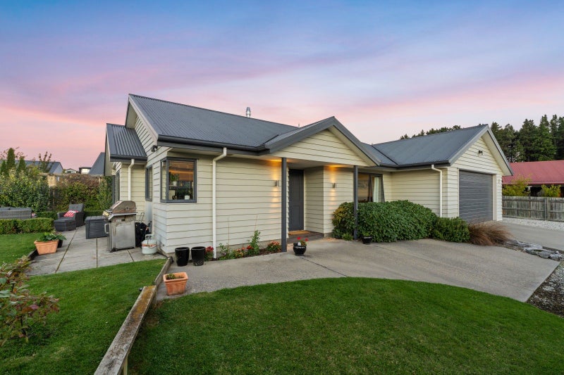7 Perrow Street, Wanaka - Carousel 1