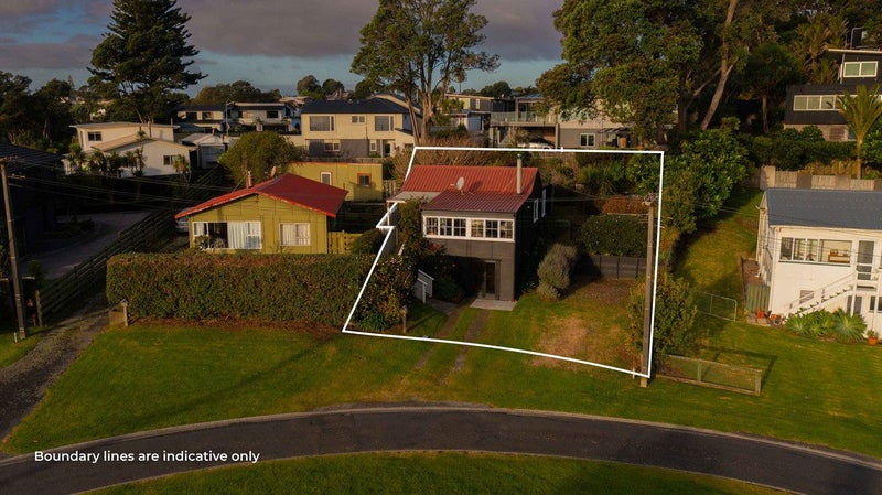 26 Tasman Parade, Oakura, Oakura - Carousel 25