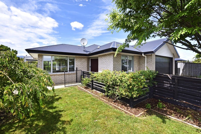 15 Wanderers Avenue, Brightwater - Carousel 1