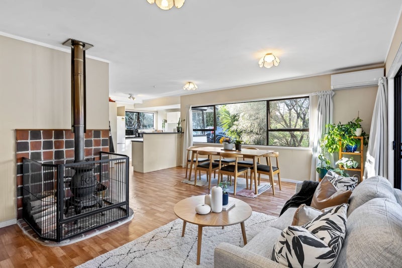 10A Stillwater Crescent, Stillwater, Silverdale - Carousel 1