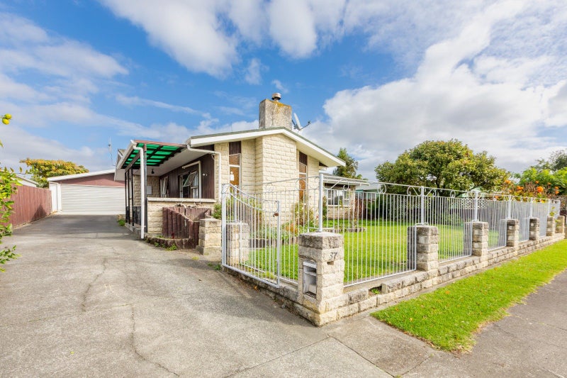 37 Robinson Crescent, Tamatea, Napier - Carousel 1