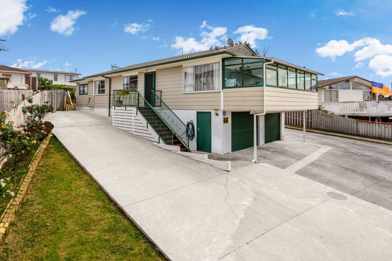 10 Ferndown Avenue, Papatoetoe, Auckland - Carousel 2
