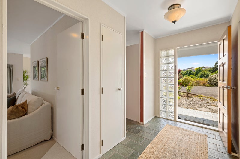 7B Truro Place, Lynmouth, New Plymouth - Carousel 2