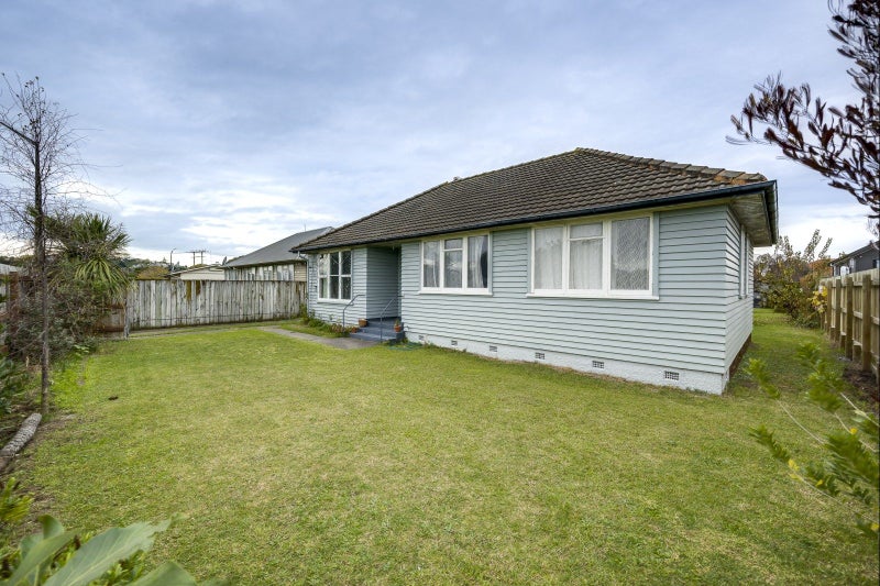 57 Taradale Road, Onekawa, Napier - Carousel 1