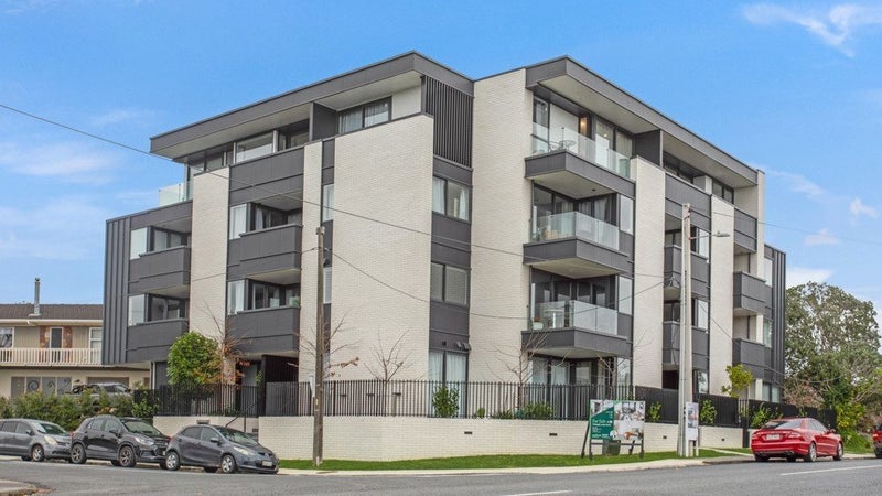 201/1 Willoughby Avenue, Howick, Auckland - Carousel 1