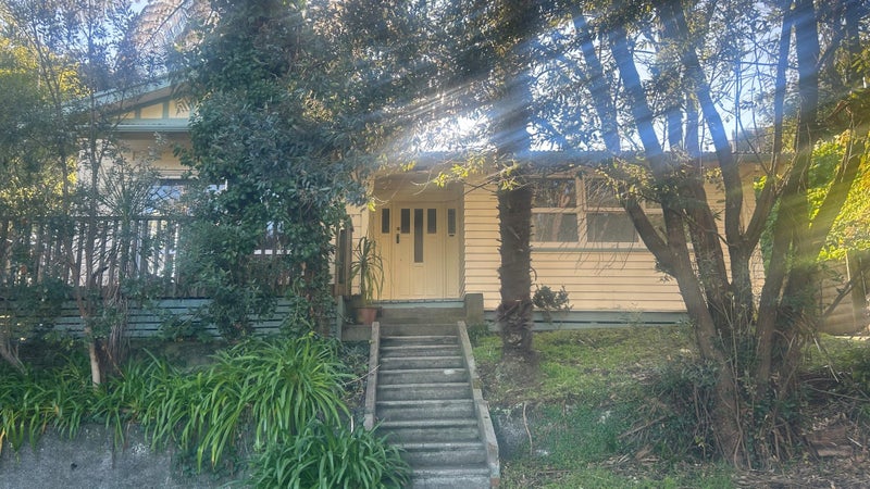 2 Harvey Road, Bluff Hill, Napier - Carousel 1