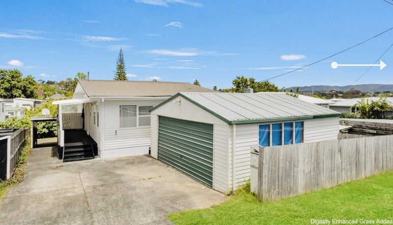 18A Sylvan crescent, Te Atatu South, Waitakere City, Auckland - Carousel 1