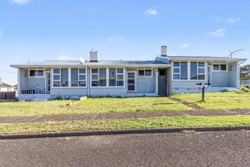 1 Tiki Street, Castlecliff, Whanganui - Carousel 1