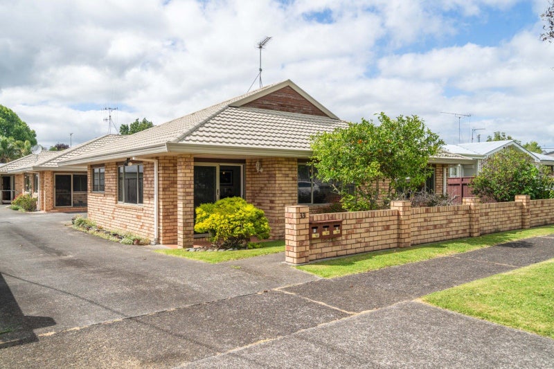 33A Manson Street, Gate Pa, Tauranga - Carousel 1