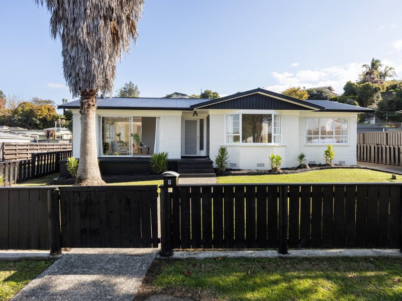 9 Caernarvon Street, Dinsdale, Hamilton, Waikato - Carousel 1