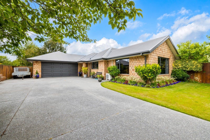 11 Willowside Place, Amberley, Amberley - Carousel 1