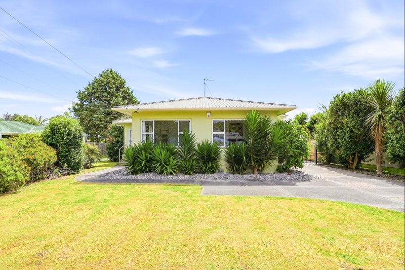 15 Raine Street, Whanganui East, Whanganui - Carousel 2