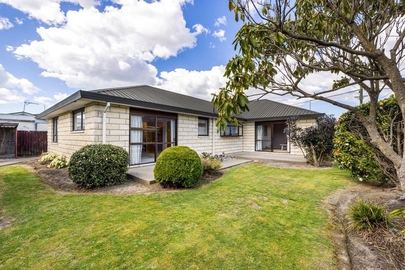 121 Prestons Road, Redwood, Christchurch - Carousel 1