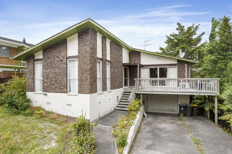 20 Reynella Drive, Massey, Auckland - Carousel 1
