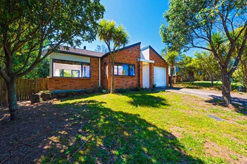 29 Kona Crescent, Henderson, Auckland - Carousel 1