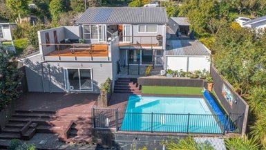 13 Hillcrest Road, Hatfields Beach, Orewa - Carousel 1