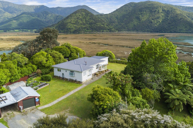 4185 State Highway 6, Havelock - Carousel 2
