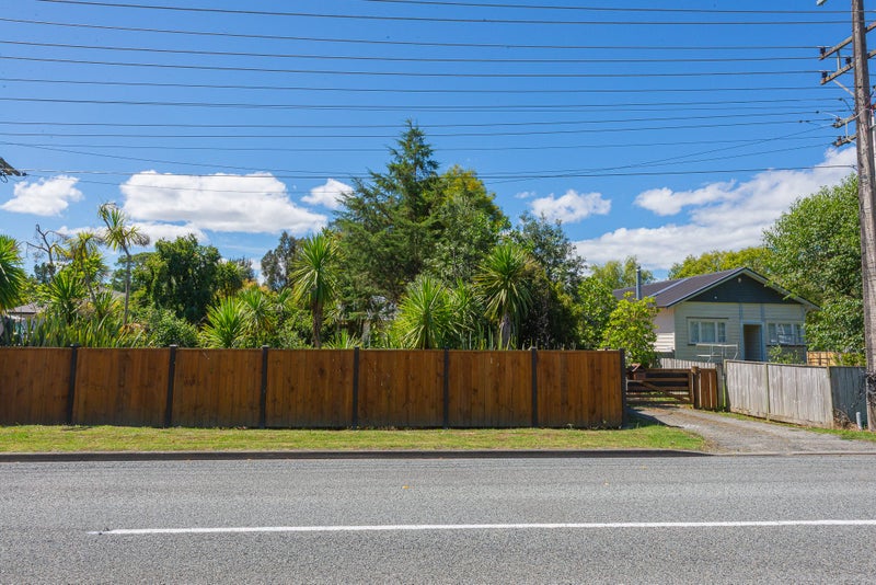 72 Awaroa Road, Helensville, Helensville - Carousel 21
