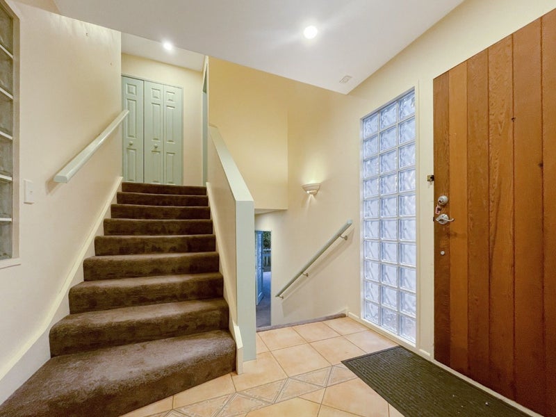 18 Myers Grove, Churton Park, Wellington - Carousel 2