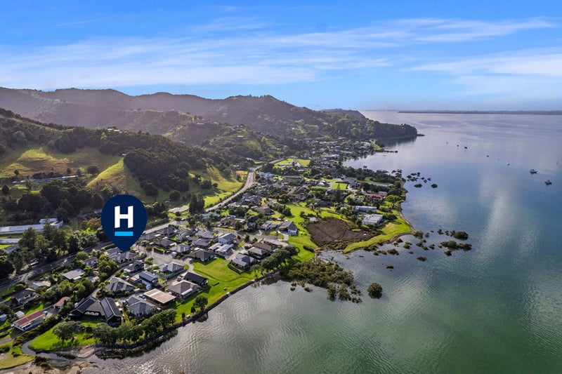 4 Tropicana Drive, Whangarei - Carousel 1