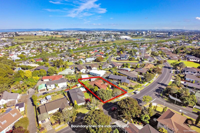 141 Everglade Drive, Totara Heights, Auckland - Carousel 1