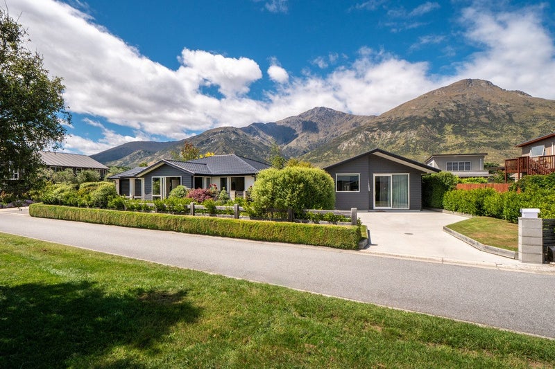 10 Coburn Place, Lake Hayes, Queenstown - Carousel 2