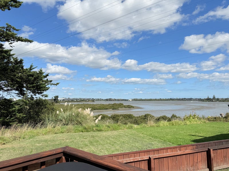 2/18 Aurea Avenue, Pakuranga, Manukau City, Auckland - Carousel 1