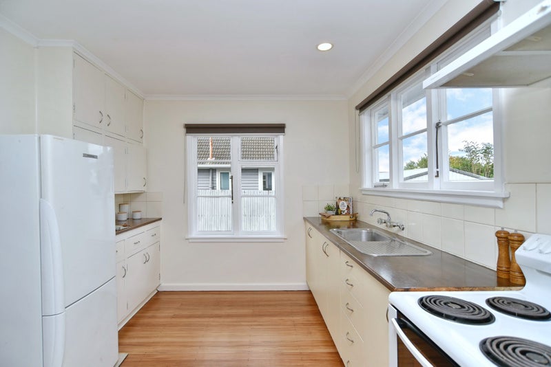 6 Dunedin Street, Redwood, Christchurch - Carousel 2