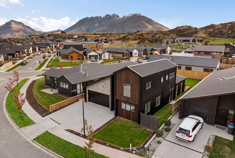 44 Kernel Loop, Jacks Point, Queenstown - Carousel 1