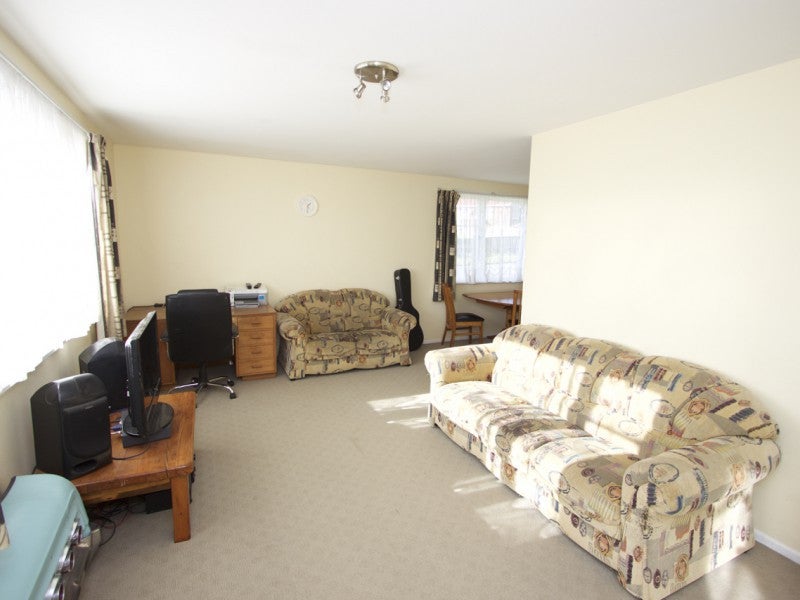 36 Waihora Crescent, Waitangirua, Porirua - Carousel 2