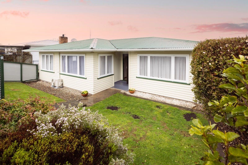 31 Bell Street, Judea, Tauranga - Carousel 1